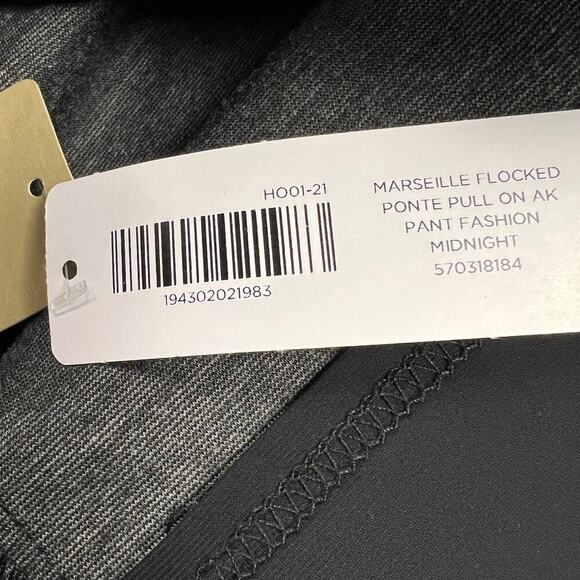 Chico's Marseille Flocked Ponte Pull On Ankle Pant Navy Blue Size 1.5 (US 10) - Picture 10 of 12